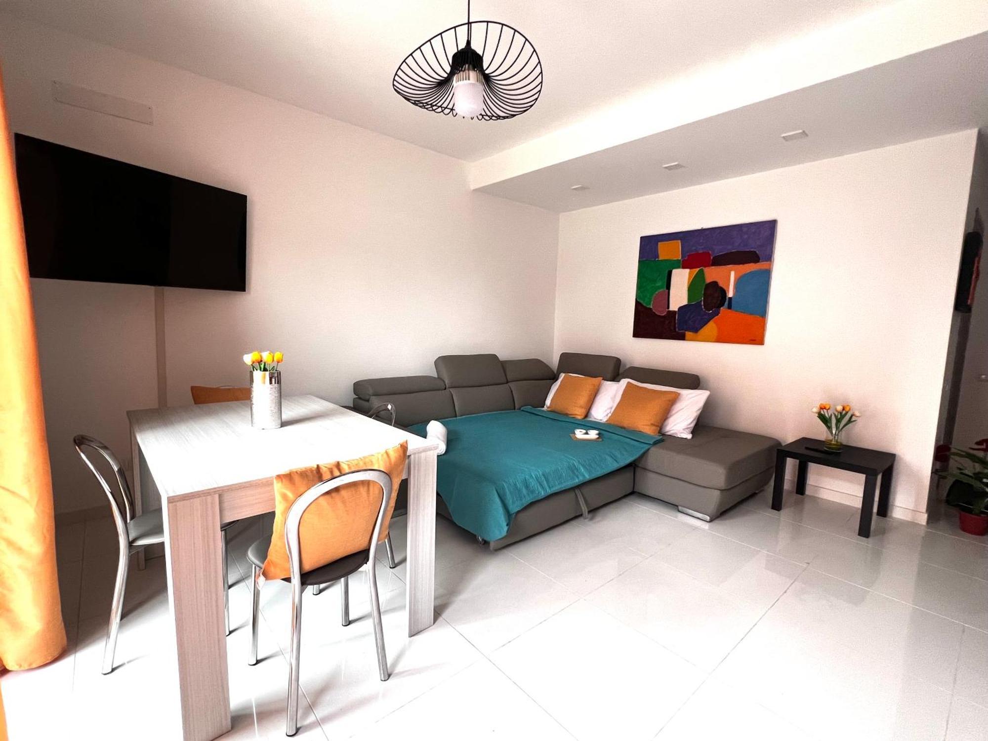 Roma Airport Sky Apartments 菲乌米奇诺 外观 照片