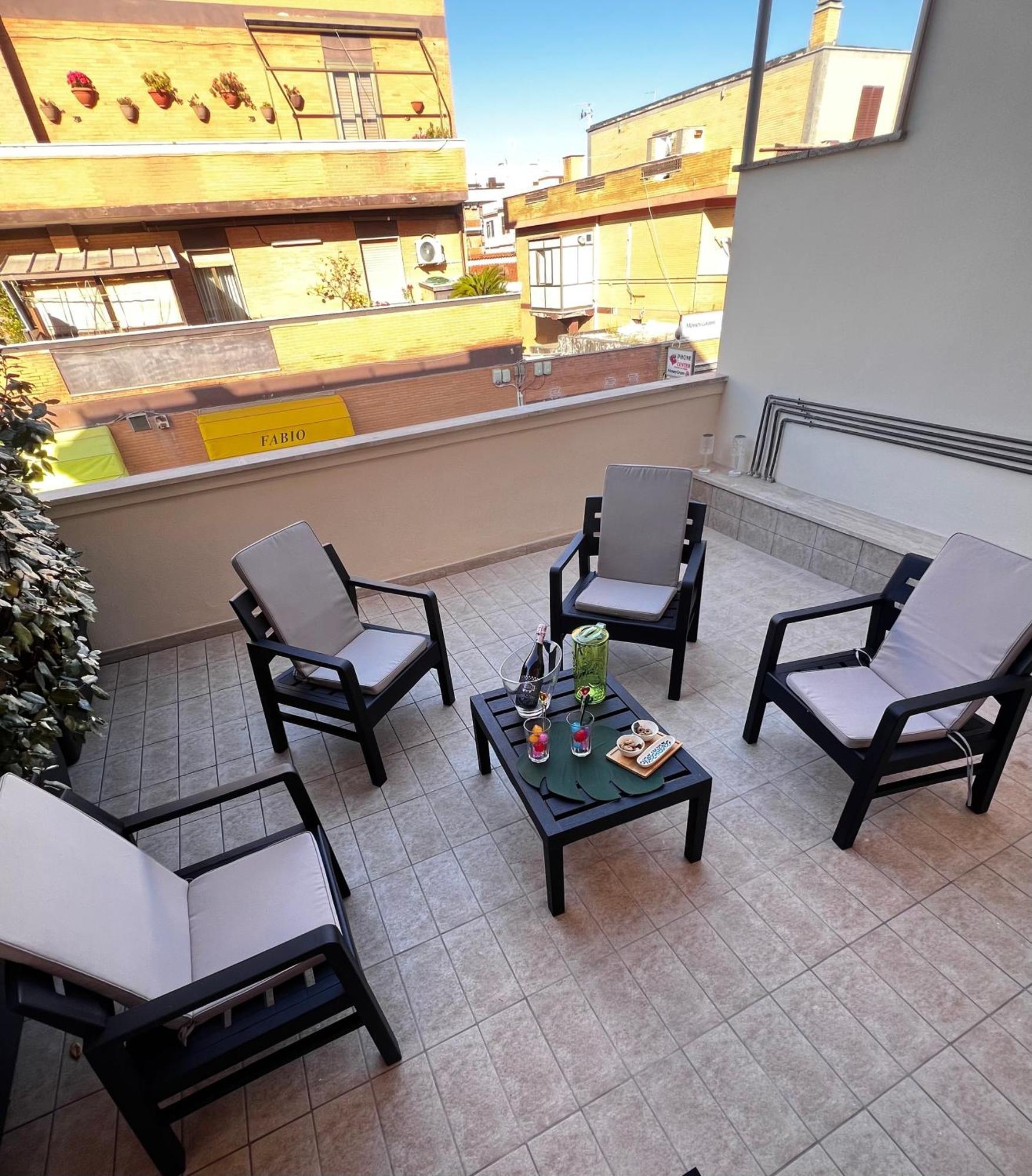 Roma Airport Sky Apartments 菲乌米奇诺 外观 照片